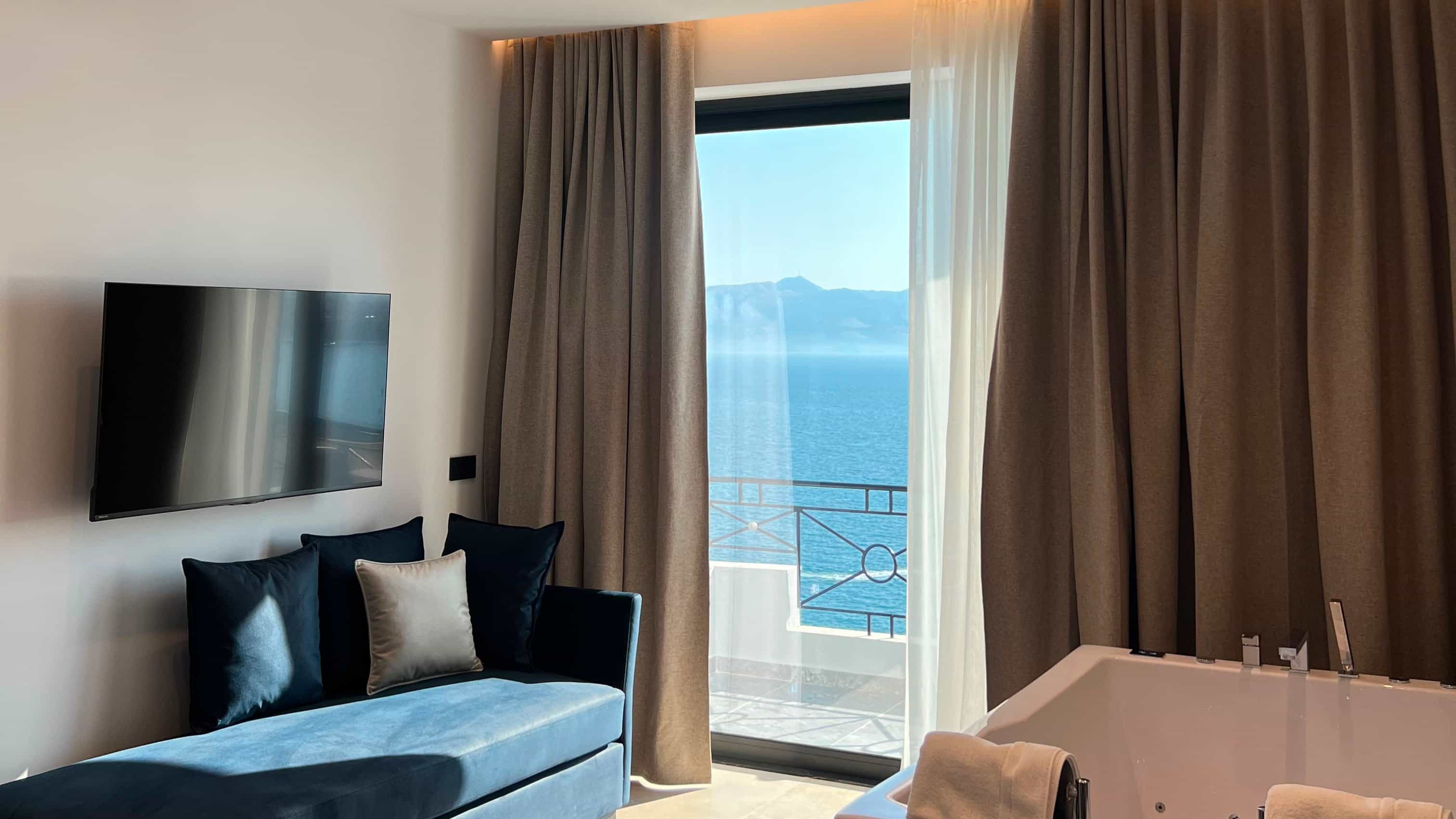 Hotel Blue Waves
